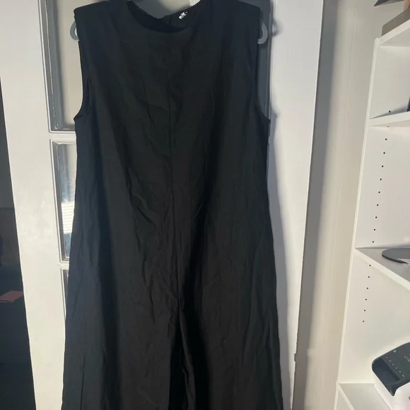 Black flowing zip up jumpsuit - Picture 5 of 7